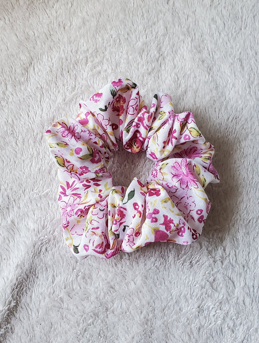 Pink Floral Calico, M Scrunchie
