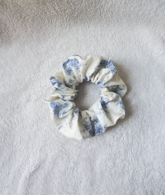 Blue Bouquet, M Scrunchie