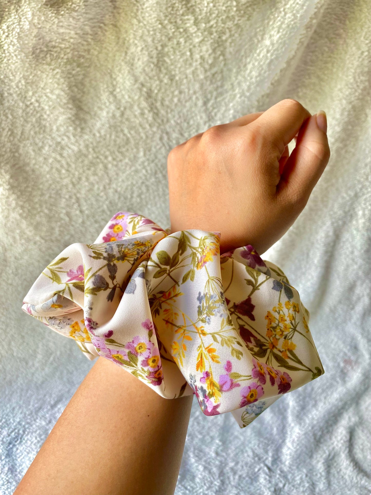Ivory Wildflowers, XL Scrunchie