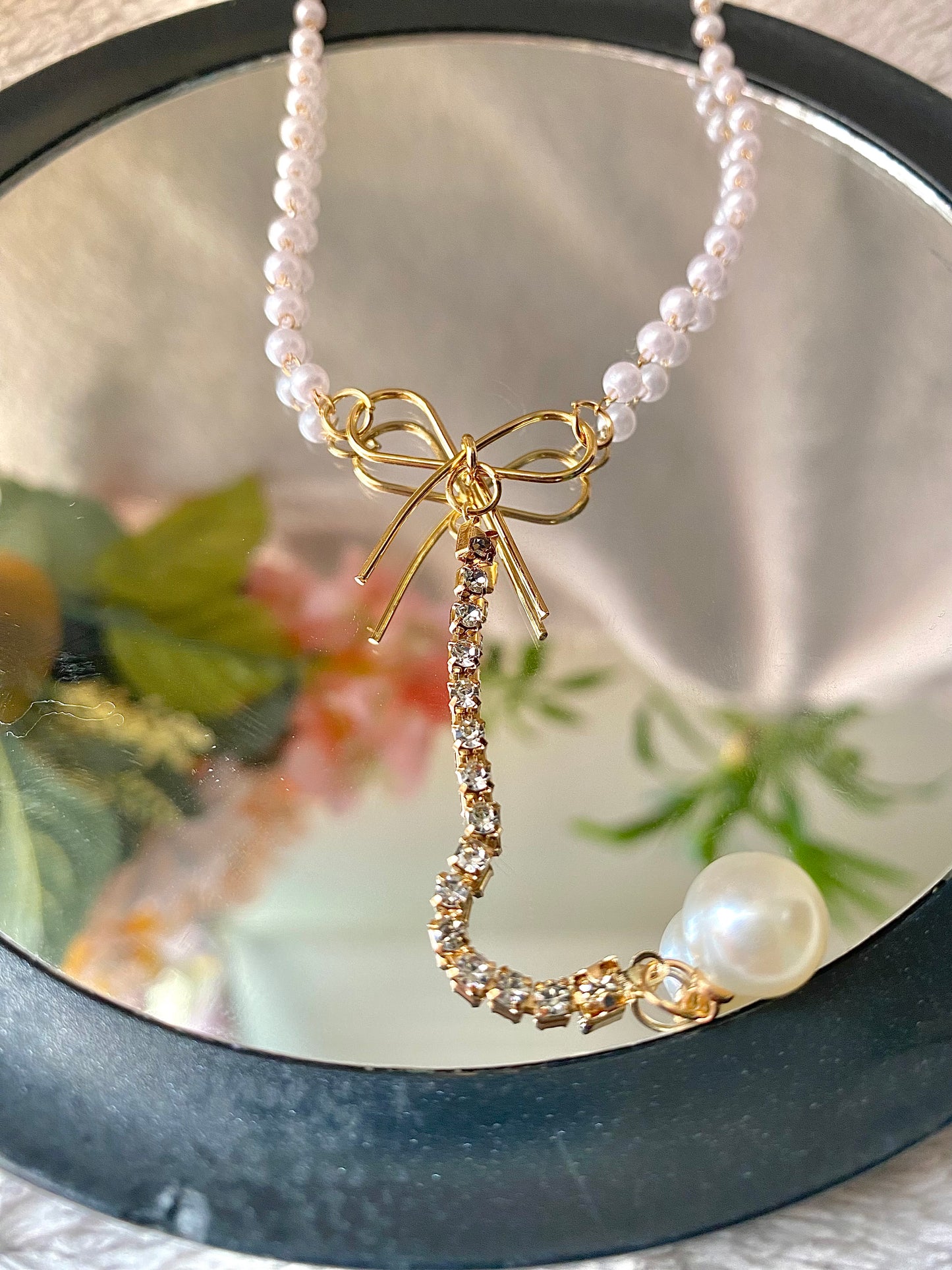 Gold Bow Pearl Necklace