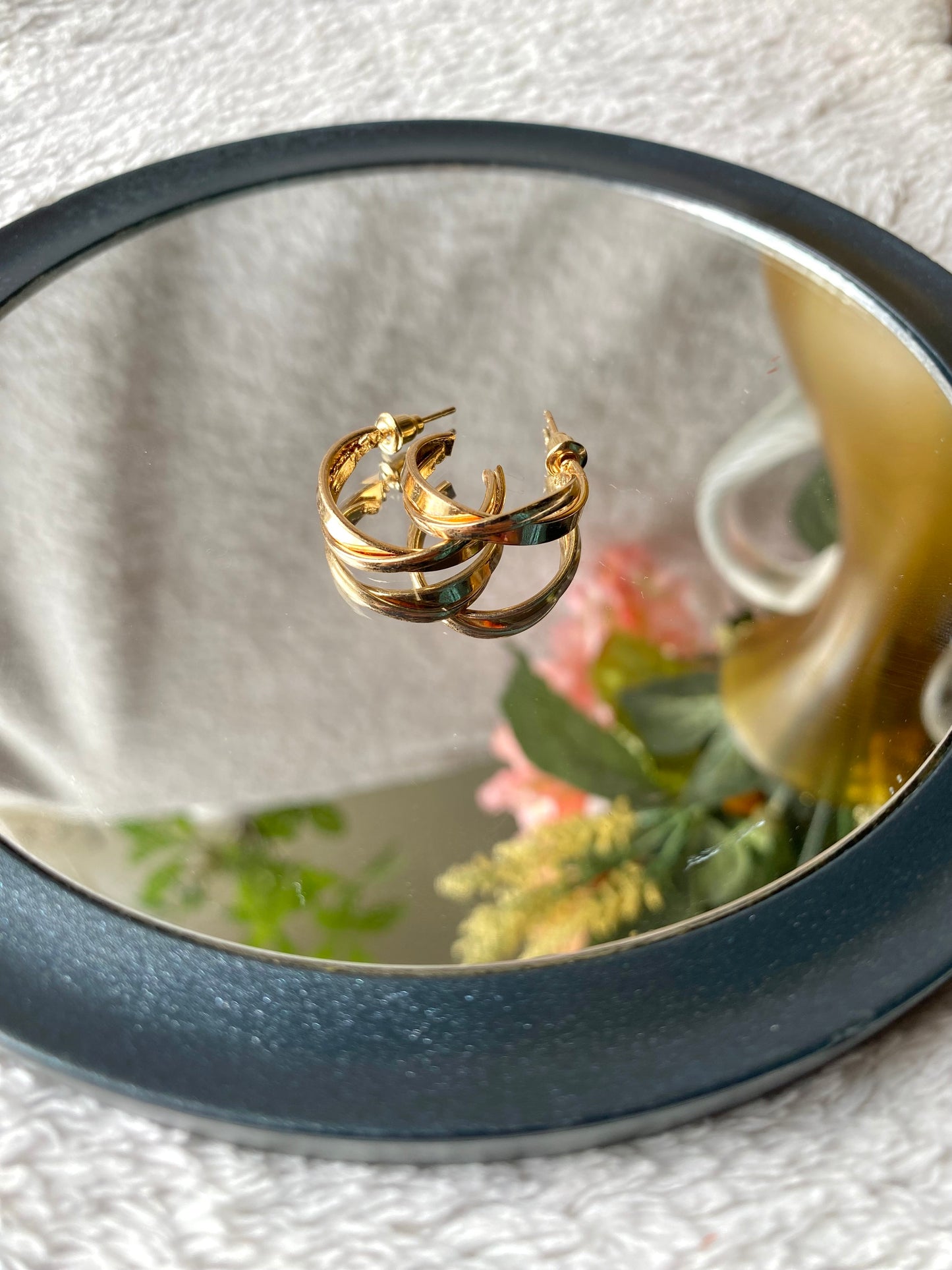 Overlapping Gold Hoops