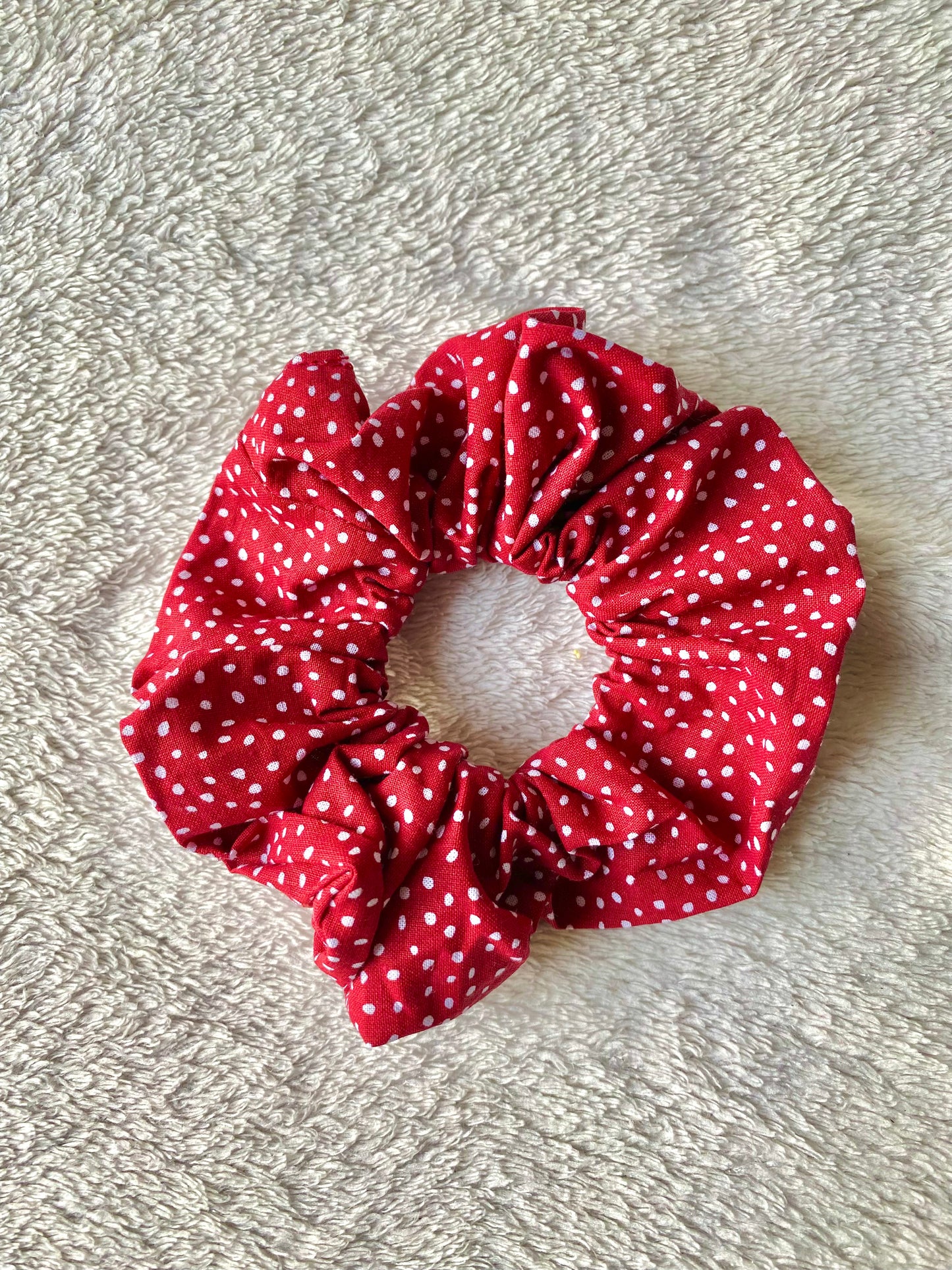 Red Polka Dot, M Scrunchie