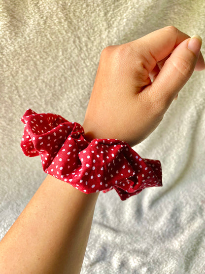 Red Polka Dot, M Scrunchie