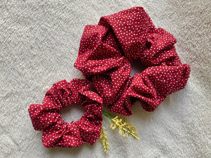 Red Polka Dot, M Scrunchie