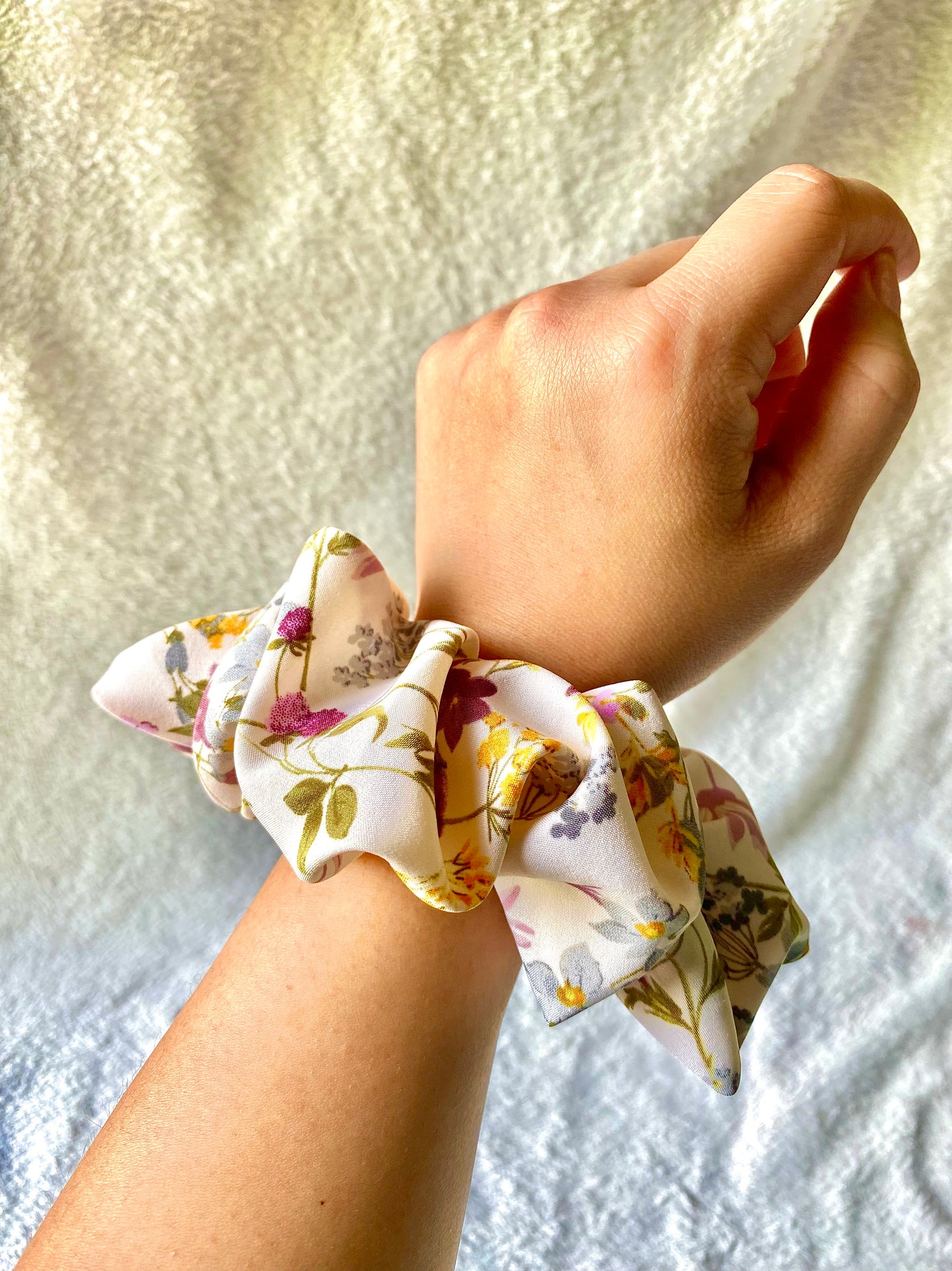 Ivory Wildflowers, M Scrunchie